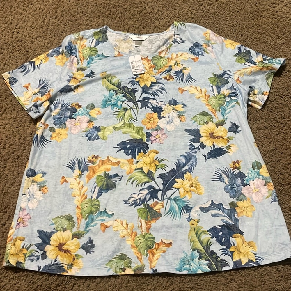 NWTs CJ Banks ladies light blue floral print short sleeve top Sz 16/18W 1X